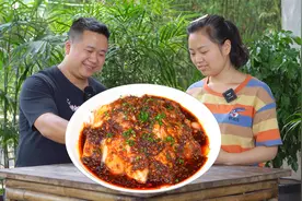 你知道“蒜泥白肉”的蘸水是怎么调的嘛？看了这个视频你就知道了