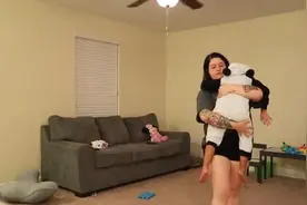 美美给妈妈唱歌，逗妈妈笑，真的是宝贝女儿，没有白疼美美视频封面