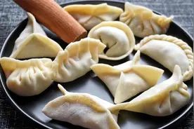 饺子的10种简单包法，一个比一个好看，上桌连挑食的孩子都很爱吃视频封面