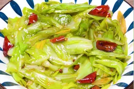 为啥饭店的糖醋莲白那么好吃？糖和醋的比例告诉你，爽脆又下饭