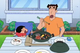 蜡笔小新：在家吃烧烤其乐融融，但味道太大视频封面