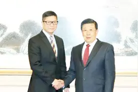 公安部长赵克志在京会见香港警务处长视频封面