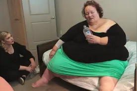 这个女人身高一米五，体重八百多，相亲对象还给安排护工悉心照料视频封面