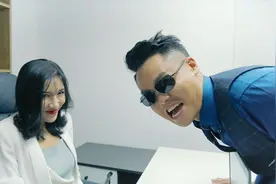 小伙突然中一亿大奖，面对美女老板的谩骂忍无可忍，结局太解气了视频封面