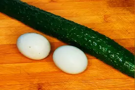 1根黄瓜，2个鸭蛋，简单一做，我家一周吃3次，孩子每次都吃光光视频封面