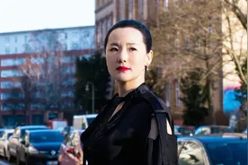 《悬崖》剧情很“虐”？演员咏梅爆：我的人物是最虐的那部分视频封面