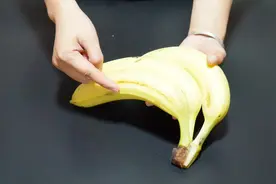 香蕉皮加白糖一起泡水，真是厉害，解决了好多人困扰的难题