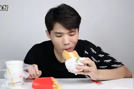 挑战连续一周每天晚餐吃汉堡套餐会胖几斤？身体会有什么变化？