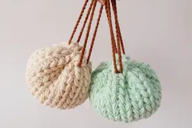 钩针编织，这个束口袋好像大包子啊，可爱爆表令人爱不释手！视频封面