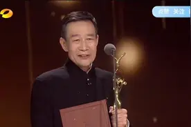 68岁李雪健谈家人合集视频封面