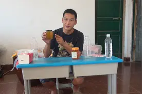 真假蜂蜜如何辨别？阿琪教大家一招轻松搞定，简单易学真实用视频封面