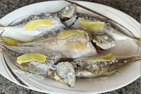 海盐蒸巴浪鱼，出锅原汁原味，嫩滑鲜香，做法简单又好吃