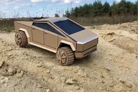 用瓦楞纸造一辆特斯拉Cybertruck，能动的那种喔！视频封面