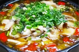 酸菜鱼最好吃的家常做法，简单易学，肉片鲜嫩入味，汤汁酸辣开胃