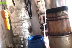 酿酒作坊中笑谈自己为半个记者，怎么回事呢？视频封面