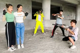 女汉子CS战队：被狗剩哥几个偷袭得逞，好闺蜜冒险救援视频封面