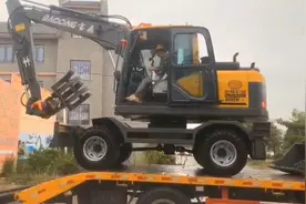 宝鼎95抓木机新车到家工作操作视频