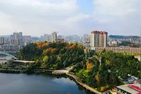 航拍贵州高原湖城开阳：一座山水环绕，森林密布的宜居城市