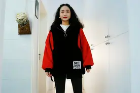 卡其色的短靴，搭配毛绒外套沉稳大气，也很适合怕冷的姐妹视频封面