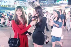 女生都会怎么暗示男生？情场老手常用追男技巧，简直手到擒来！视频封面