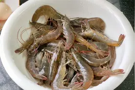 鲜虾加2个鸡蛋，这做法我家孩子点名吃，营养好吃又下饭，超简单视频封面