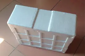 这样的泡沫箱不扔了，用它来制作胶水，粘东西太方便了