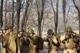 暗战危城：苏若水穿鞋躺床上看书，姐姐直接拿藤鞭打屁股视频封面