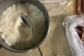 自制米酒，很甜！用的是东北大米，不是糯米。效果一样好！