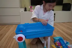 医生扮演游戏：Joyann医生~好可爱又好玩喔~过家家游戏下午茶点心