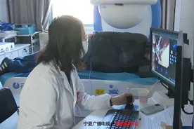 “胶囊胃镜机器人”在宁夏临床使用