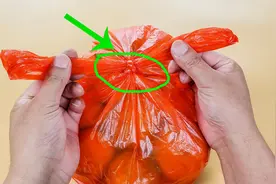 塑料袋死结不要扯破？教你不费任何力气，1秒打开死结，方法真棒视频封面