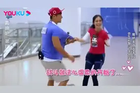 奔跑吧兄弟：杨颖撒娇求名牌，金钟国害羞了，给不给？视频封面