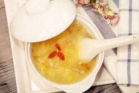 皮肤暗沉蜡黄？补胶原蛋白很重要，常食它，皮肤白皙紧致，毛孔小