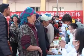 为了贯彻艾滋病防治政策，大凉山重点城镇，实行1+M+N的工作模式视频封面