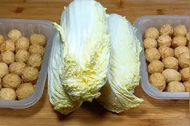 天气冷了，做一道娃娃菜焖鱼丸暖暖胃，清甜可口，简单美味好吃视频封面