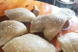 你炸的扣肉不起皮？这一做法必不可少，广西农村传统炸扣肉方法视频封面