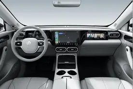 零跑中型SUV即将上市，轴距2930mm，预售16万起带五连杆独立悬架视频封面