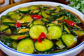 私藏30年腌黄瓜的经验和配方，酸甜爽口，半个小时就能吃视频封面