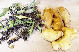 花椒和生姜煮水泡一泡，这些用途你知道吗？看完赶紧自己试试吧！视频封面