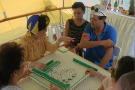 公子多情：发哥陪岳母打麻将，十万块一把的底牌，发哥吓得腿发软视频封面
