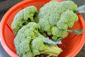 这个春节花菜火了，假期7天吃了5次，翠绿爽口又开胃，我能吃一盘视频封面