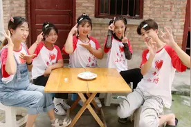 小伙伴们一起DIY发夹，做好的发夹戴头上好看，太漂亮了视频封面