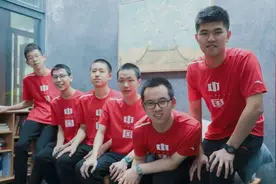 膜拜吧！2022年国际数学奥林匹克的全部满分得主们视频封面