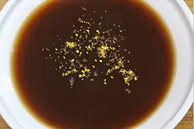 教你在家做正宗的酸梅汤，配方和做法详细公开，酸甜适口，真好喝