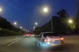 东莞一路怒司机变道不成恶意别车，交警：记4分罚300元视频封面