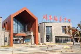 镇江大白鲸魔幻海洋世界都建成这样了，啥时开业呀！视频封面