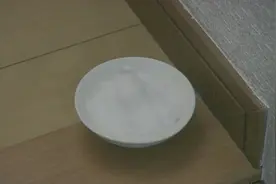 恐怖片：自从男主搬回家，门前就摆了一碟盐，用来挡他身上的东西视频封面