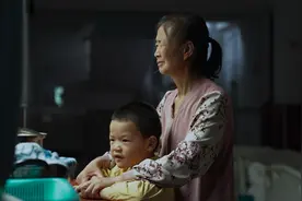 两个孙子接连患病，奶奶哭瞎眼睛，儿媳妇的选择更是出乎她所料视频封面
