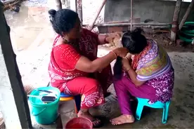 印度妇女剃光头视频封面