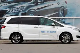 车主注意！7座车不再是“核载7人”，交警：再不懂，晚了吃亏视频封面